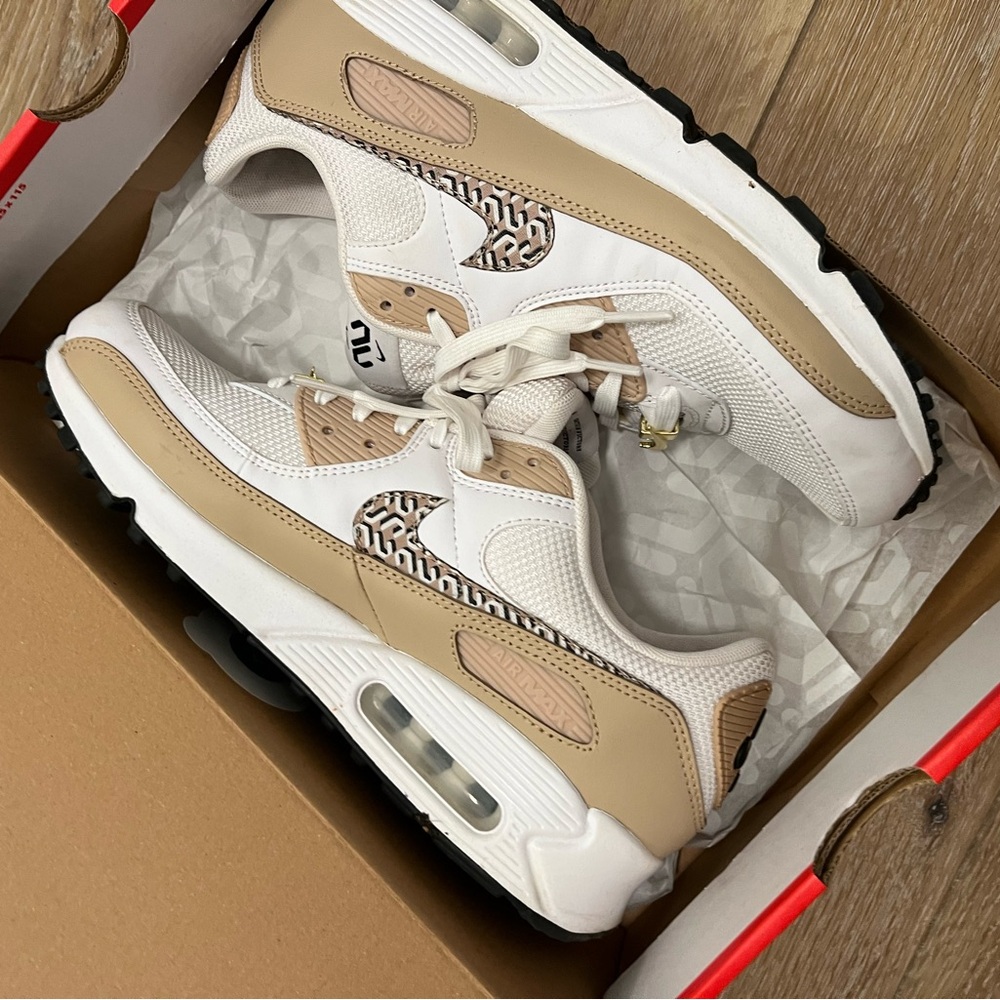 Nike Women’s Air Max 90 - White/Hemp - Summit White - Size 11 - Worn A Couple - Picture 2 of 7